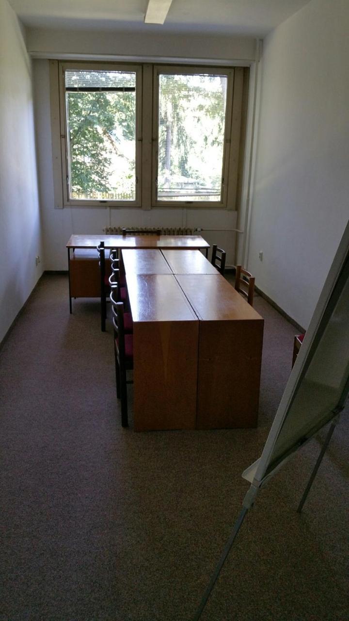 Hotel Hlaska Zlenice Extérieur photo